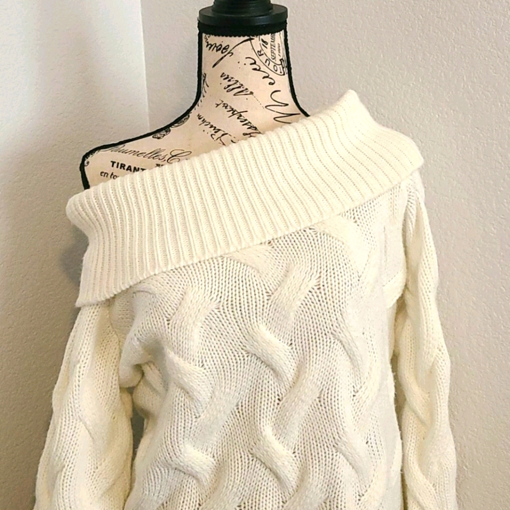 Vine & Love chunky cable knit sweater